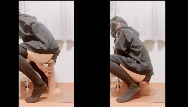 Em sục buồi lút cán với sextoy