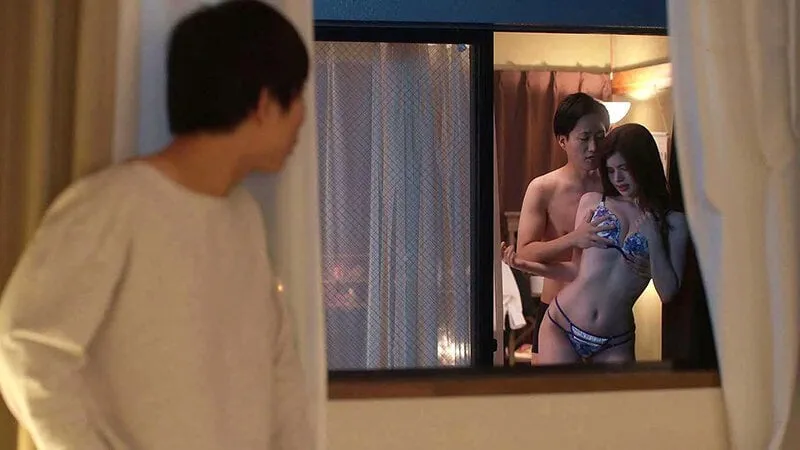 Nhìn chị hàng xóm quan hệ hàng đêm