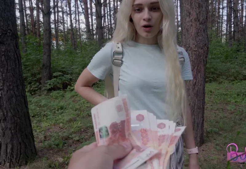 Dùng tiền gạ nện em người yêu hám tiền ngay trong rừng vắng vẻ