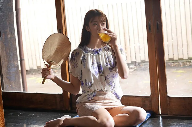 Mùa hè buồn chán ở quê quan hệ cô vợ nhà đối diện thiếu thốn vì lấy người chồng già