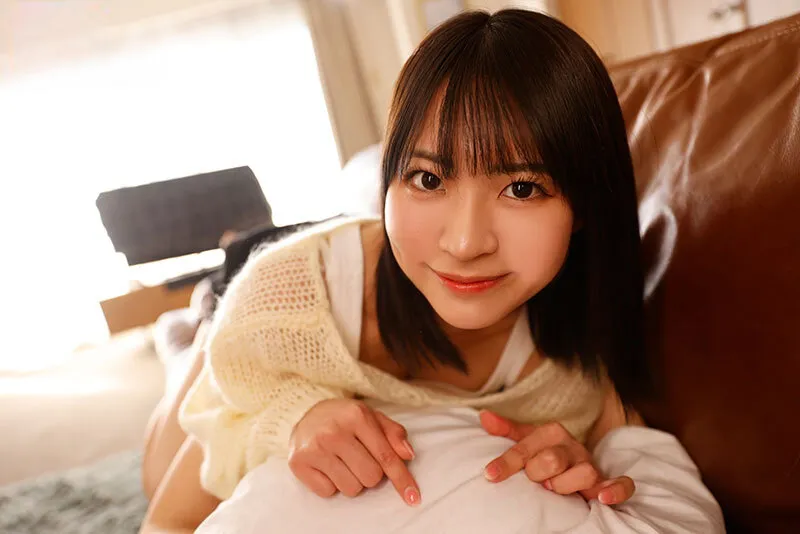 Chị gái lần đầu có thằng bồ còn nhiều ngỡ ngàng nên mượn cục thịt thằng em tập trước